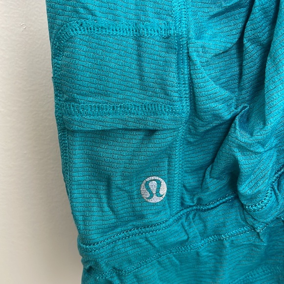 Lululemon racer back tank top size 8 in blue - Picture 4 of 5